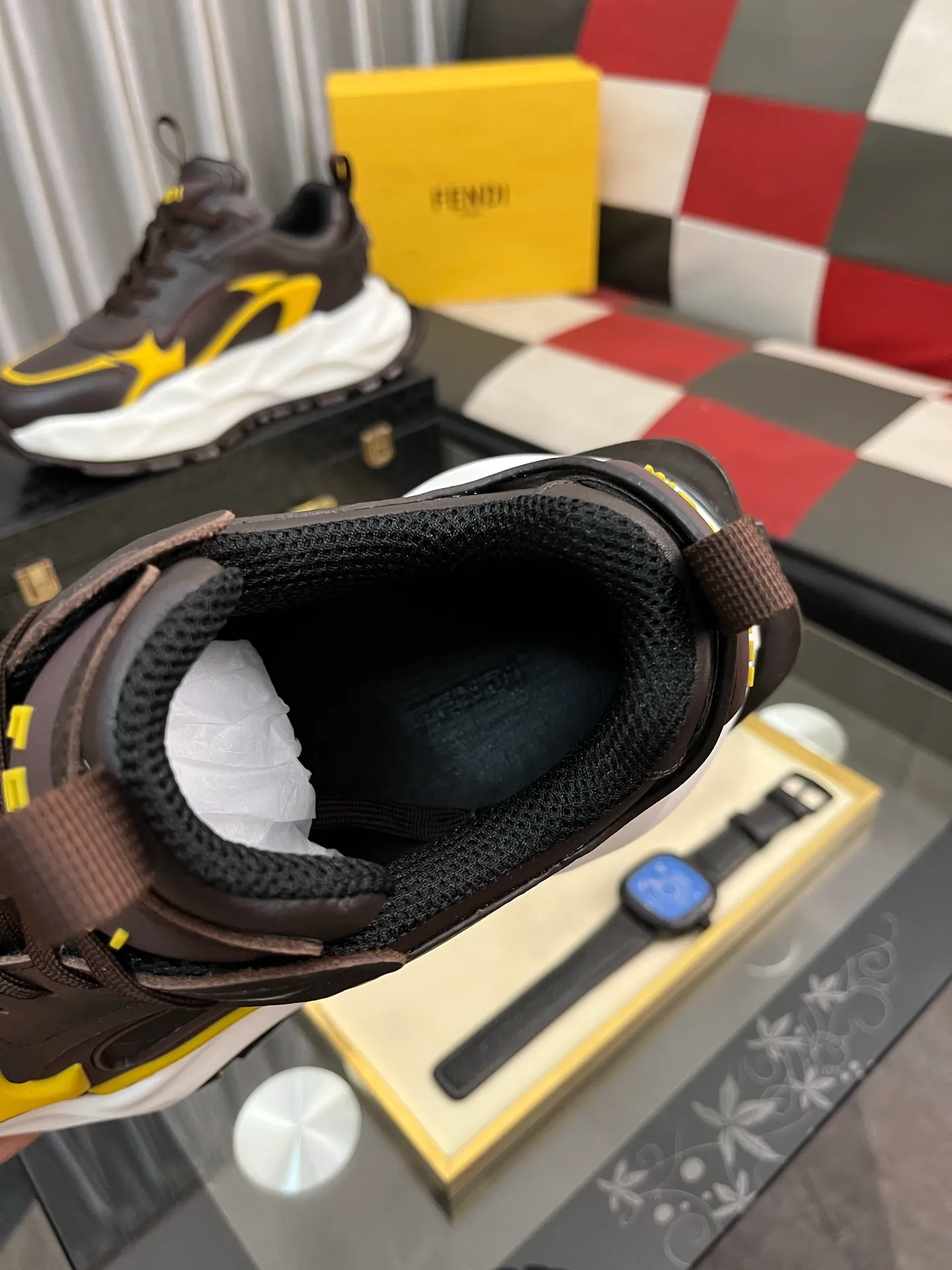 Men's Men's Shoes💰580⌚️⌚️[fendi] Fendi's classic and comfortable men's, this complex sneaker is made of soft calfskin➕genuine leather lining➕original ultra-light rubber material with rough outsole. This unique light style is suitable for the casual and refined sensibility of this season. It is comfortable and natural on the feet. It is an everyday style for casual travel in autumn and winter! 38-446️⃣colors available